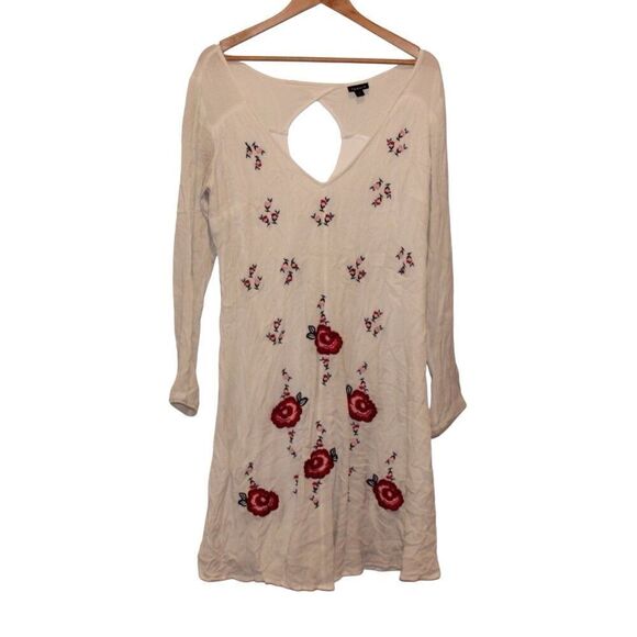 Torrid White & Red Floral Embroidered Boho V-Neck Midi Dress Women's Size large - Picture 1 of 10